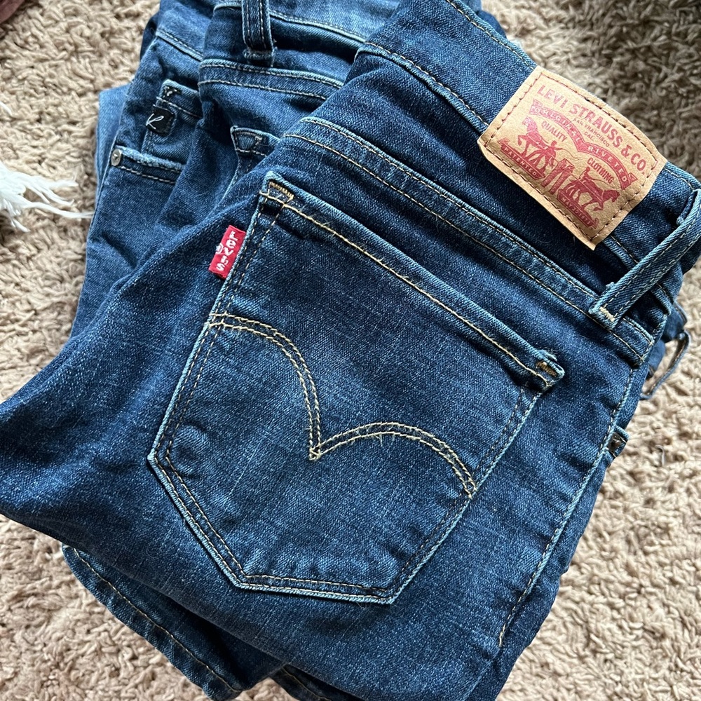 FIVE pairs of jeans (Levi’s & others)